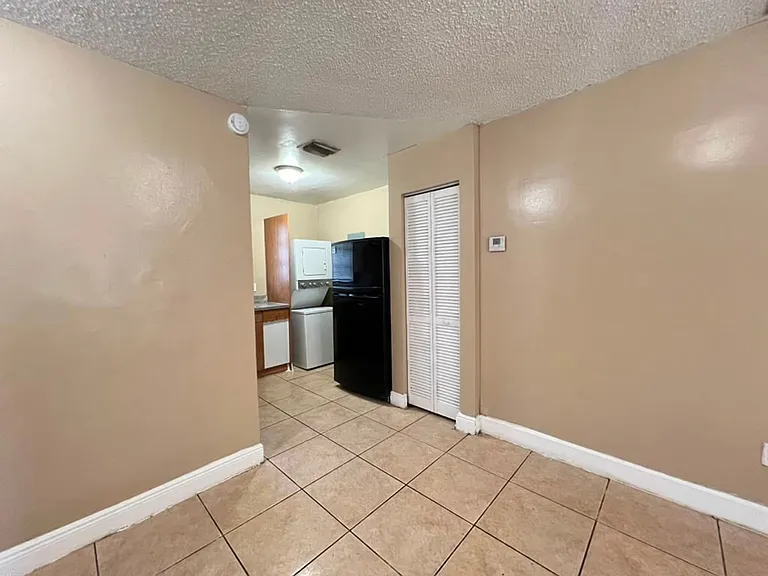 13315 Alexandria Dr — Photo 3