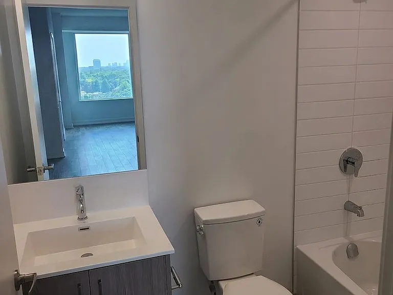 4010 Eglinton Ave W #909 — Photo 10