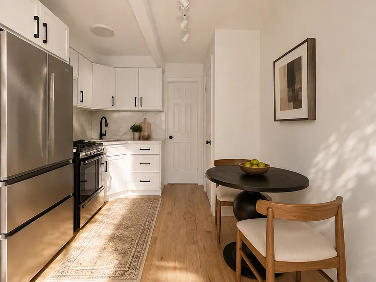 1007 Lexington Ave #1F — Photo 2