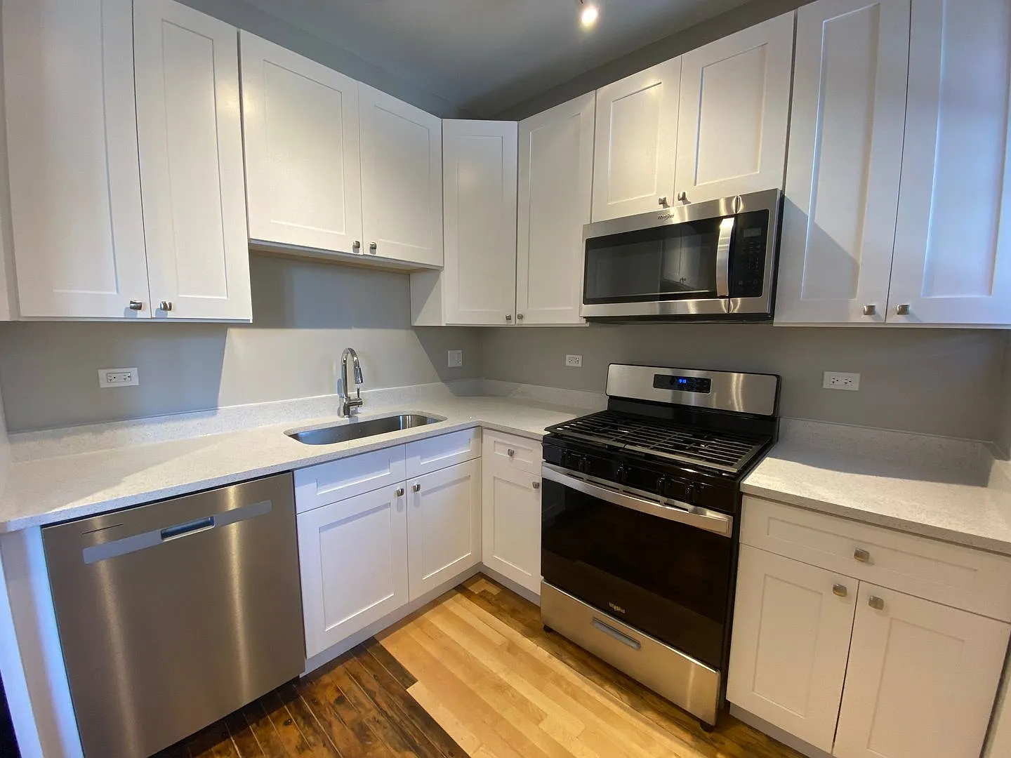 2 bed, 900 sqft, $2,275 — Photo 1