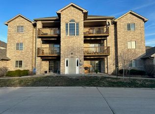 2863 Coral Ct APT 101, Coralville, IA 52241