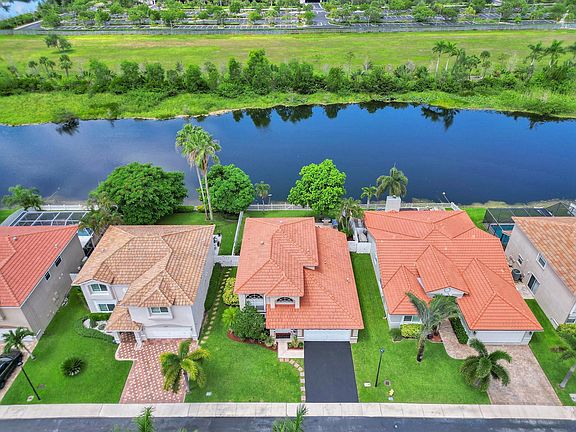 3rd image of 1357 NW 129th Way