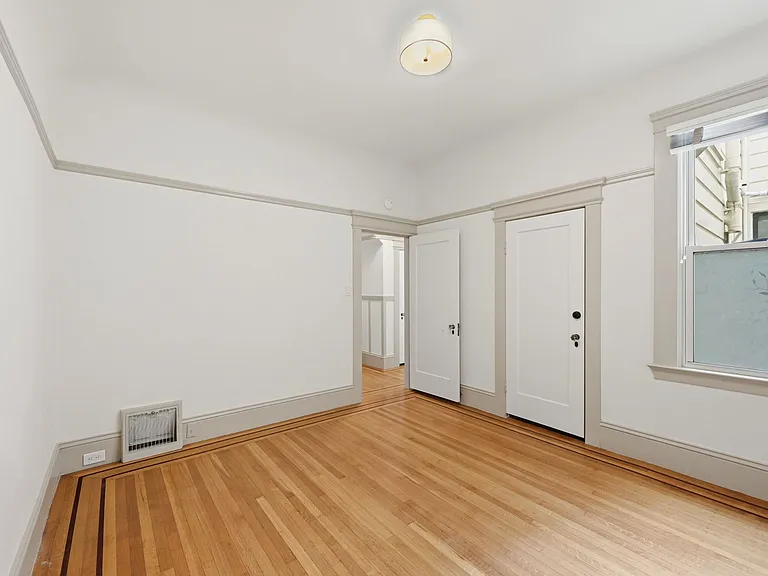 3rd bedroom with window