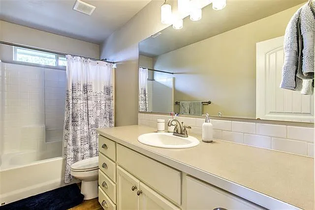 Bathroom #2