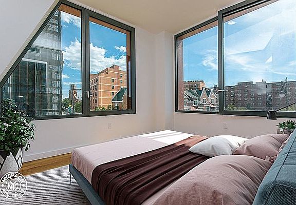 4th image of 123 Melrose St APT 710
