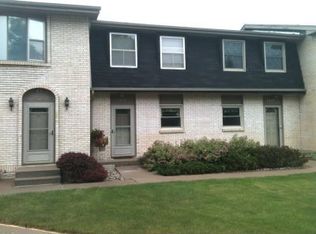 1833 Indian Hills Dr, Sioux City, IA 51104