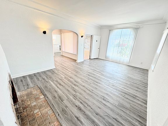 5th image of 629 W 104th St