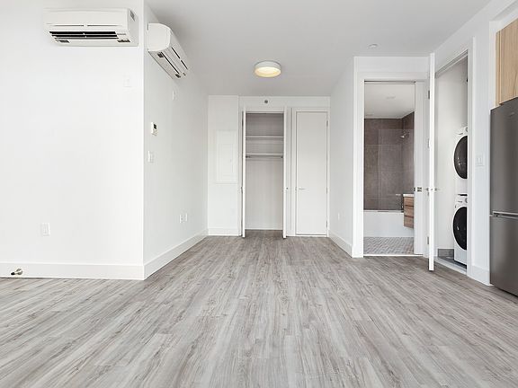 4th image of 584 4th Ave APT 902