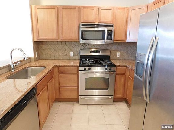 5th image of 380-382 Anderson Ave #3D