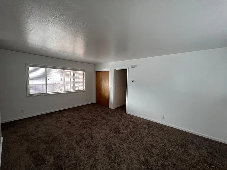 880 Tyler Way — Photo 13