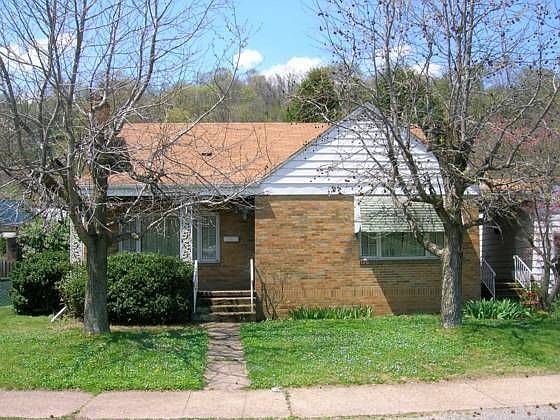 1st image of 220 Central Ave
