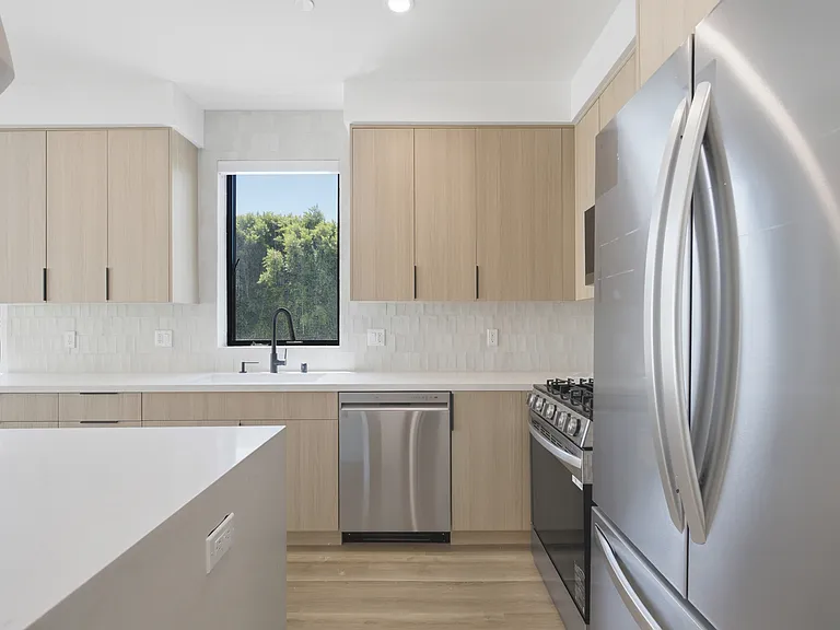 5821 Kester Ave #5823-1/2 — Photo 8