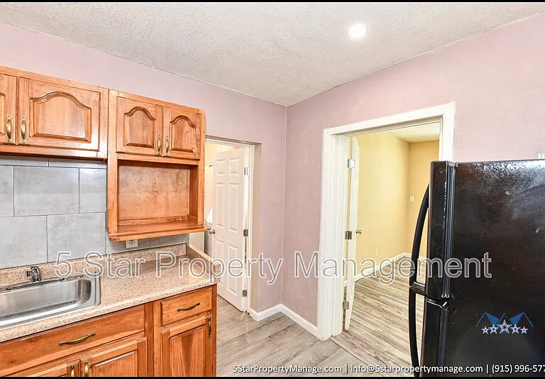 1212 N Laurel St #B — Photo 11