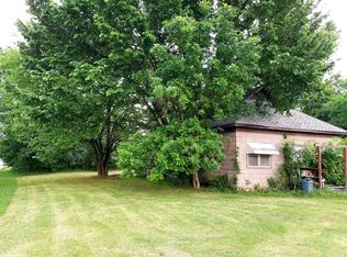 1622 N 3rd St, Neodesha, KS 66757