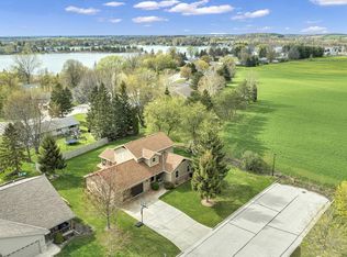 131 Meadow Lakes Dr, Random Lake, WI 53075