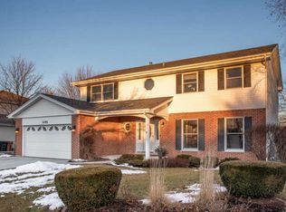 1091 S Salem Dr, Schaumburg, IL