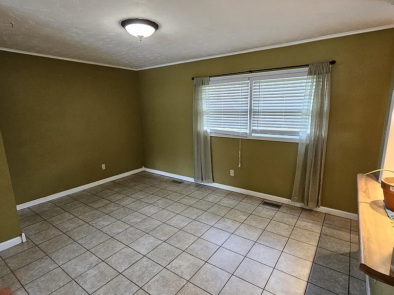 109 Valley Ct — Photo 9