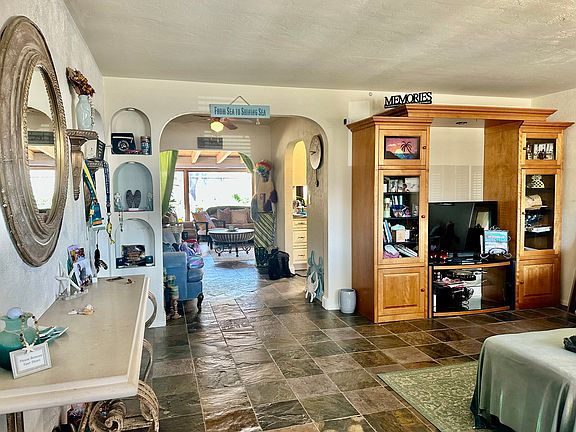 5th image of 1834 Alvarado St