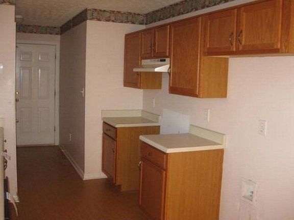 3rd image of 522 Crawford St