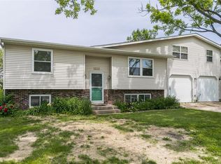 1835 Highland Rd, Ely, IA 52227