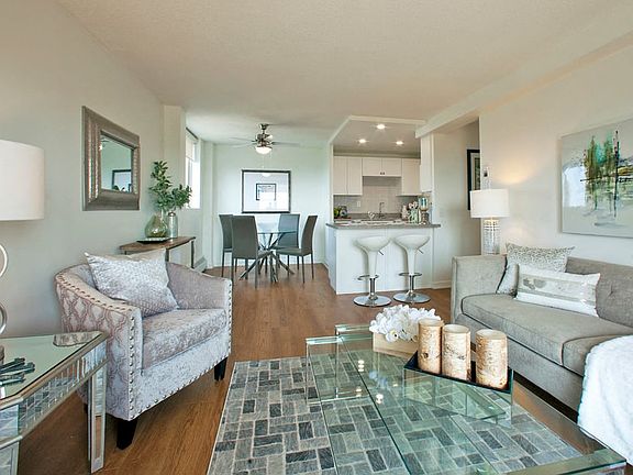5th image of 981 Gulf Pl #1545319