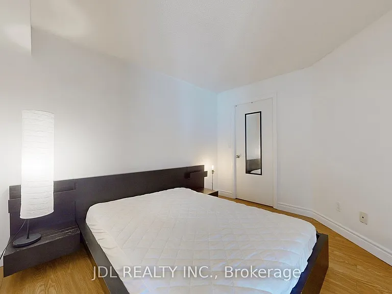 111 Elizabeth St #1037 — Photo 16