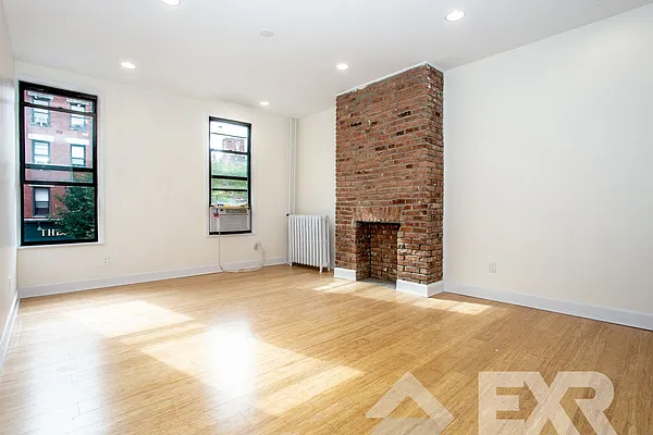 Rented by EXR | media 20