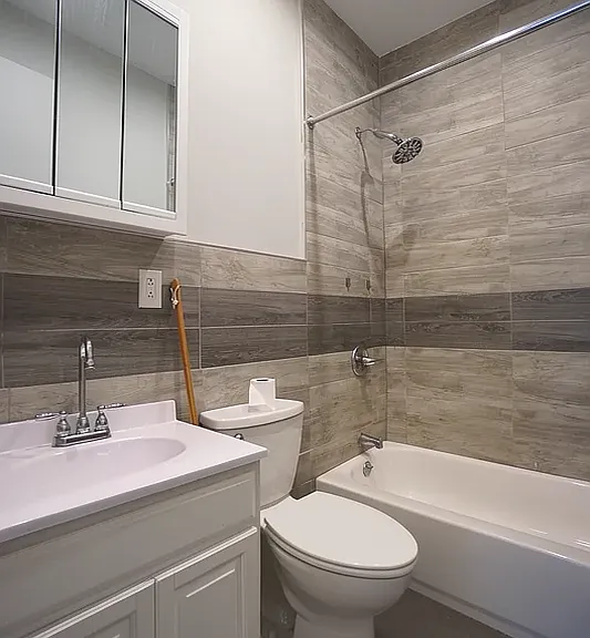 583 Onderdonk Ave #2R — Photo 3
