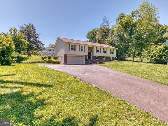 3rd image of 7077 Westmoreland Dr