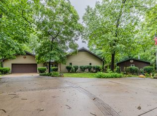 8750 Riverview Dr, Neosho, MO 64850