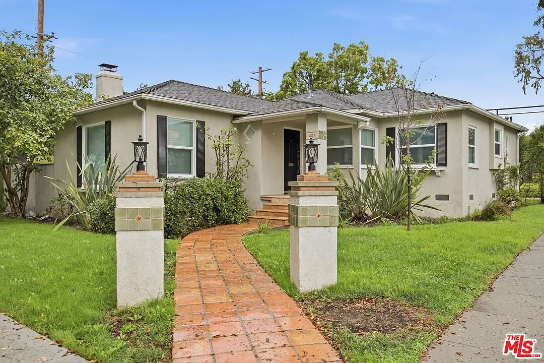 3 bed, 1.5 bath, 1213 sqft, $6,195 — Photo 1