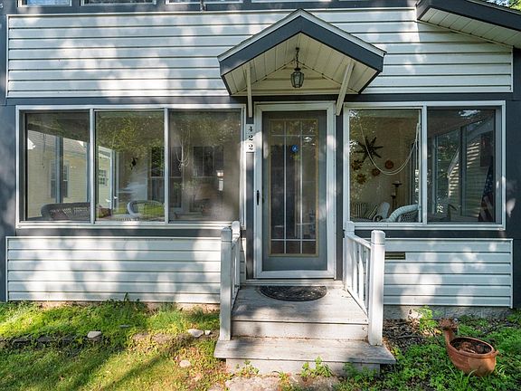 5th image of 422 Jasmine Ave