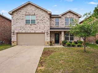 5012 Wild Oats Dr, Fort Worth, TX 76179
