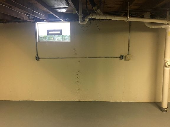 4th image of 1125 Yale Ave