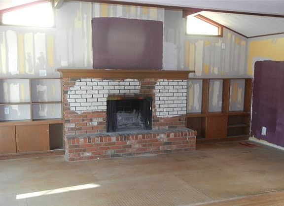 2nd image of 2025 Peyton Dr
