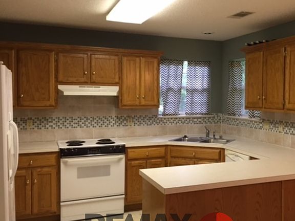 2nd image of 2037 N Hills Dr