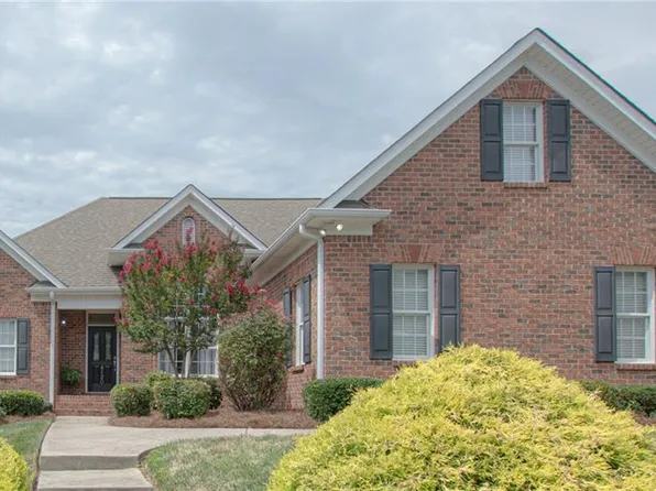 4120 Stonehenge Ln, Winston Salem, NC 27106