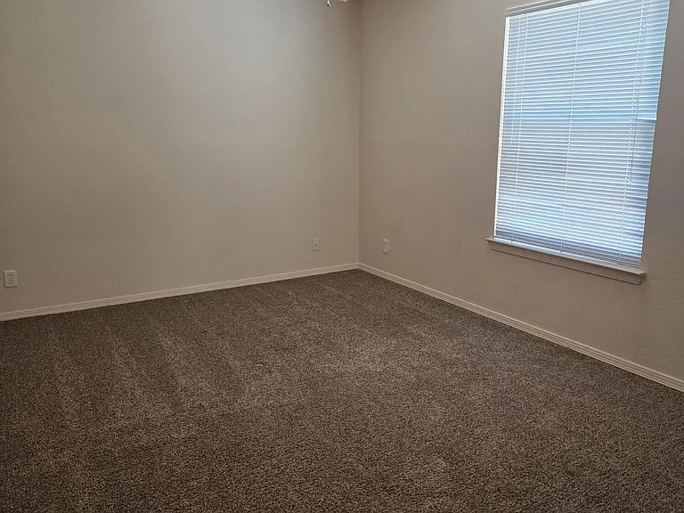 3717 NE Hubble Dr — Photo 21