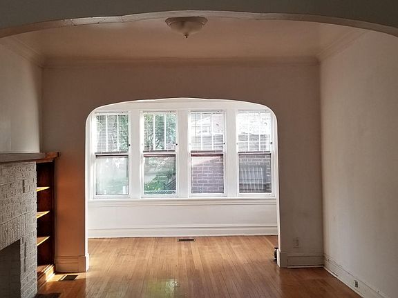 2nd image of 3607 N Oakley Ave #1