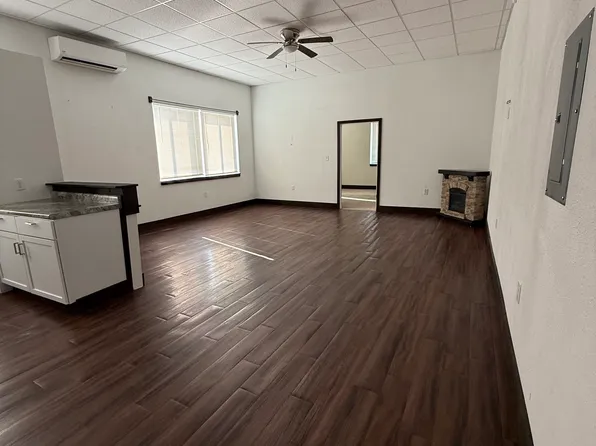 410 Smith St #13, Russell, IA 50238