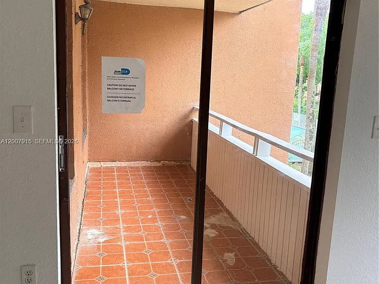 17600 NW 68th Ave #B2004 — Photo 8
