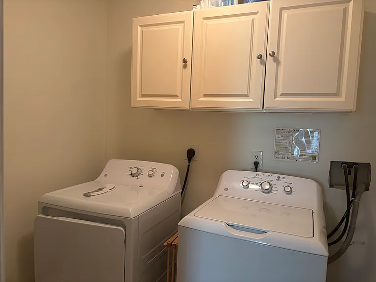 53 Inwood Ave — Photo 8