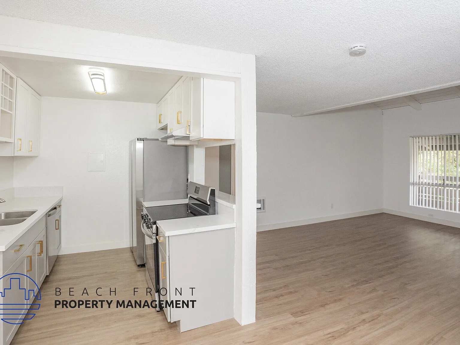 Windmill Apartments — Photo 3