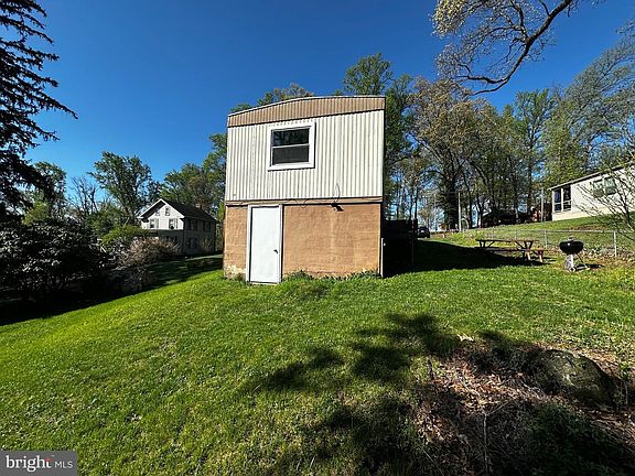 3rd image of 1403 Mill Rd