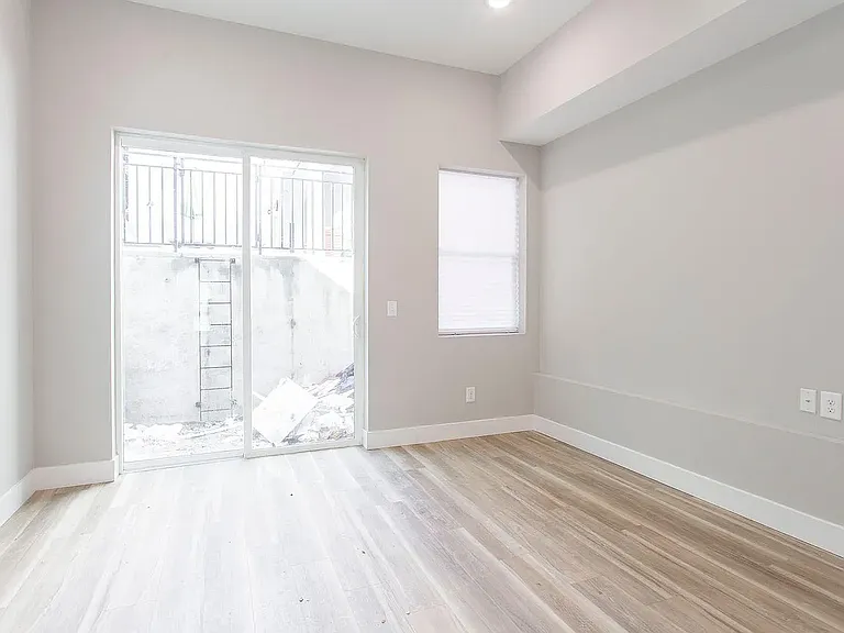 2207 N Broad St #R — Photo 8