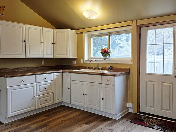 3rd image of 321 S 4th St