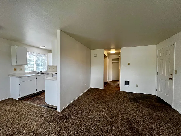 1409 Folsom Ave — Photo 4
