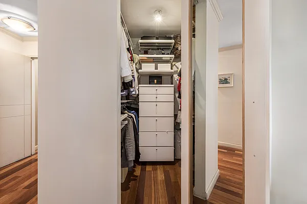 Sold by Hauseit LLC | media 16