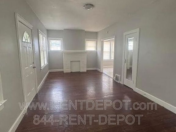 2nd image of 416 E Riverside Dr
