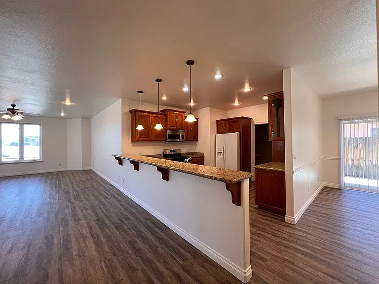524 Discovery Dr — Photo 3